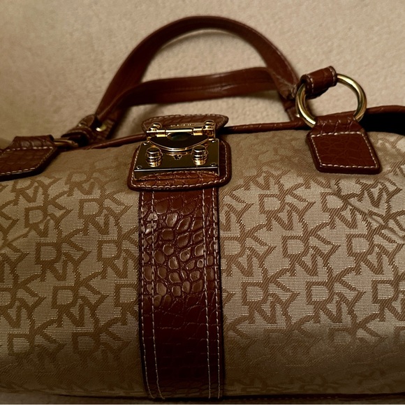 DKNY handbag - Picture 2 of 4